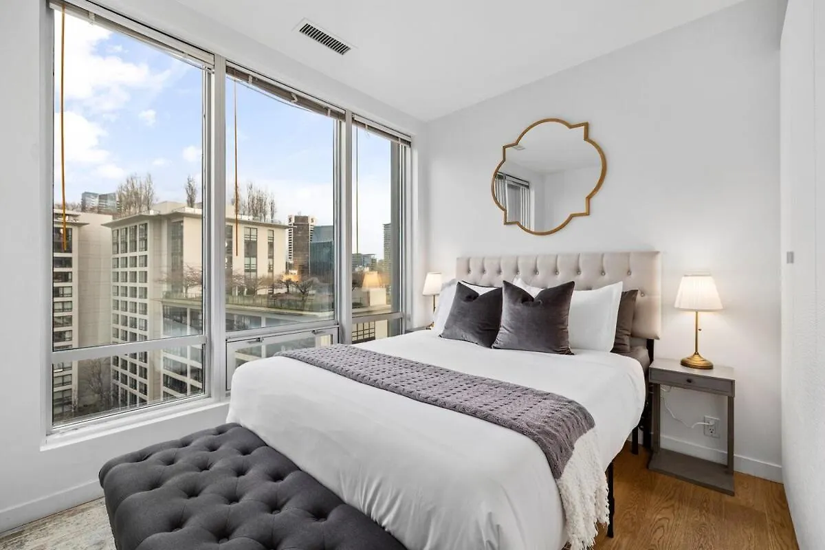 Downtown Vancouver Stay With City Views Near Robson Square Apartmán