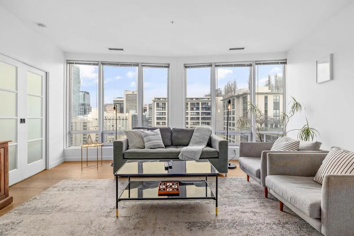 Downtown Vancouver Stay With City Views Near Robson Square 0*,